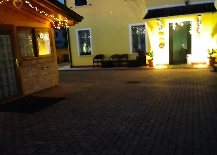 Night & Day Di Laura Patuelli Cotignola