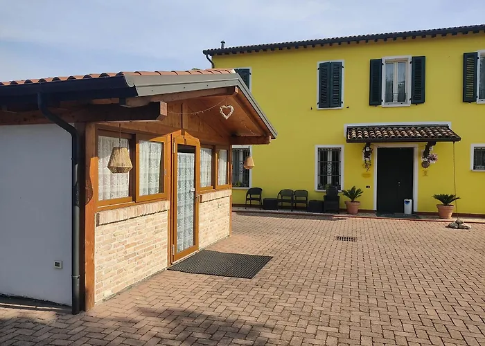 Night & Day Di Laura Patuelli Konukevi Cotignola